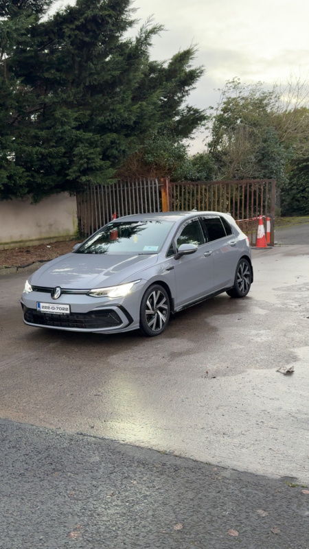 2022 Volkswagen Golf R-Line thumbnail