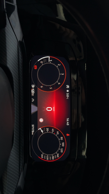 2022 Volkswagen Golf R-Line thumbnail