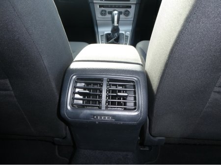 2015 Volkswagen Golf with NCT €13,950 thumbnail