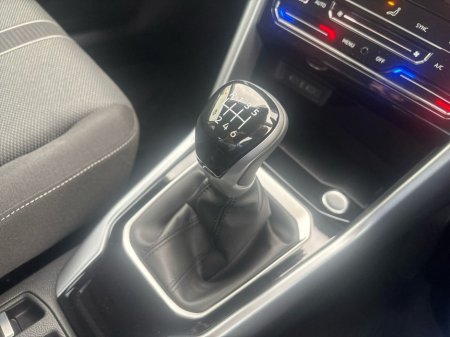 2026 Volkswagen T-Roc EDITION 75 2.0TDI M6F 116HP €40,184 thumbnail