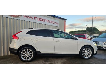 2018 Volvo V40 Cross Country 2.0d d4 automatic low kms €15,995