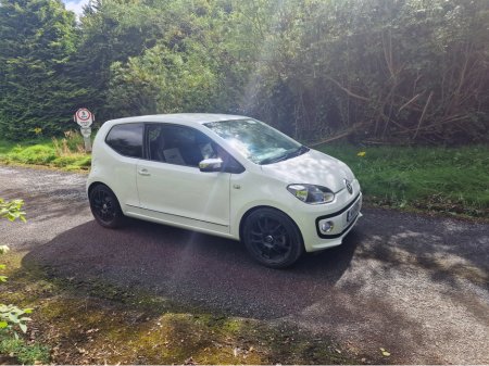 2014 Volkswagen up! 3DR AUTO .. HIGH-SPEC €7,499