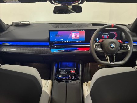 2025 BMW M5 4.4 Touring €168,995