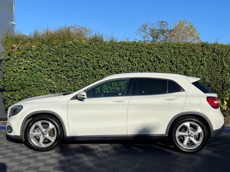 2017 Mercedes-Benz GLA Class GLA180 1.6 AUTO // SERVICE HISTORY // LEATHER HEATED SEATS // REVERSE CAMERA // ADAPTIVE CRUISE CONTROL €20,950
