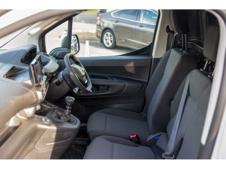 2025 Peugeot Partner PARTNER PROF PLUS 1.5 HDI 100 €22,725 thumbnail