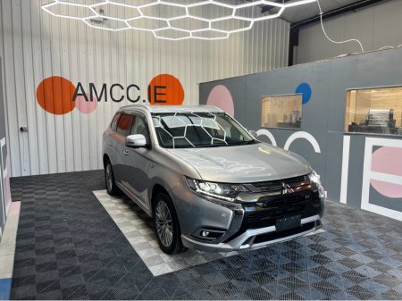 2020 Mitsubishi Outlander 2020 MITSUBISHI OUTLANDER PHEV 2.4L HYBRID / 48K KMS / ADAPTIVE CRUISE CONTROL, HEATED SEATS, REVERSE CAMERA & MORE €24,950
