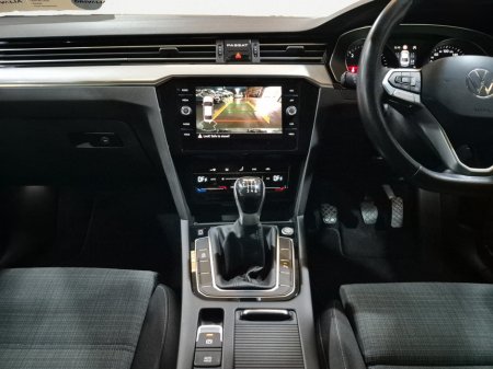 2022 Volkswagen Passat BUSINESS 2.0 TDI MANUAL 6SPEED FWD 150 4DR €27,000 thumbnail