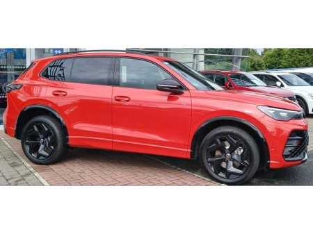 2025 Volkswagen Tiguan R-Line 75 1.5 PHEV DSG 204HP *BLACK PACK, SUNROOF,R-LINE INTERIOR* €51,995