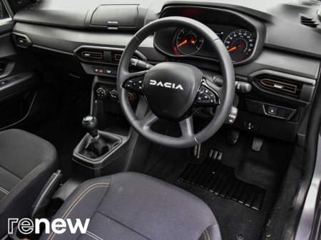 2024 Dacia Sandero Stepway TCe 90 STEPWAY Essential €19,900 thumbnail