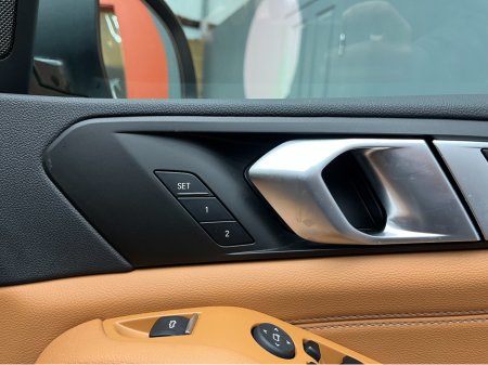 2022 BMW X5 ONLY 7K KMS! €59950! 2022 BMW X5 XDRIVE45E 3.0 AUTOMATIC / CRUISE CONTROL / 360° PARKING CAMERA / PANORAMIC SUNROOF / ELECTRIC MEMORY & HEATED SEATS €59,950 thumbnail