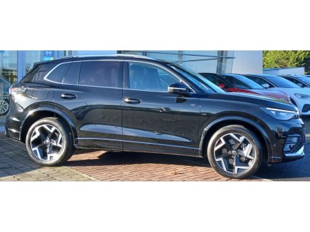 2025 Volkswagen Tiguan R-Line 2.0 TDI 150HP DSG *REAR VIEW CAMERA, FRONT MASSAGE SEATS, PARK ASSIST* €55,995