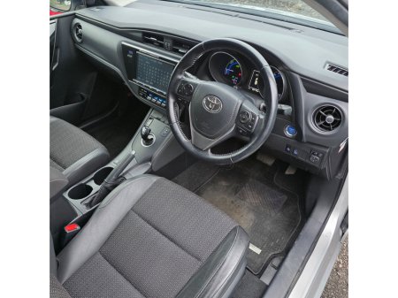 2017 Toyota Auris Hybrid €15,950 thumbnail