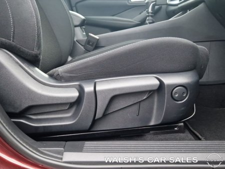 2022 Nissan Qashqai 1.3 HYB SV + Glass Roof Pack €25,950 thumbnail