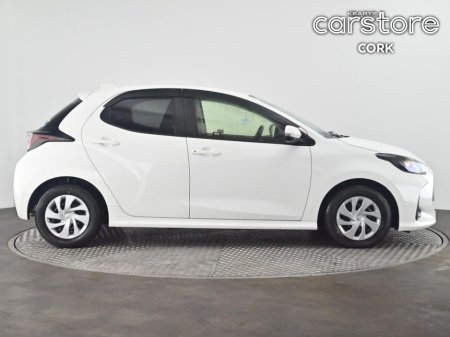2021 Toyota Yaris 1.5 Hybrid Auto €17,880