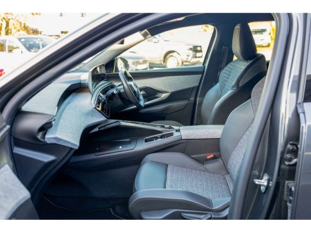 2025 Peugeot 5008 2025 Peugeot 5008 1.2 MHEV 145bhp E-DCS6 Allure €46,950 thumbnail