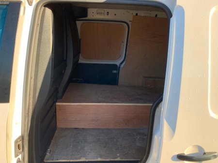 2016 Volkswagen Caddy Maxi 2.0 TDI 102 BHP // NO VAT // 05/26 CVRT // GREAT CONDITION // €6,950 thumbnail