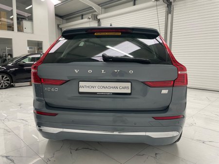 2022 Volvo XC60  €44,995