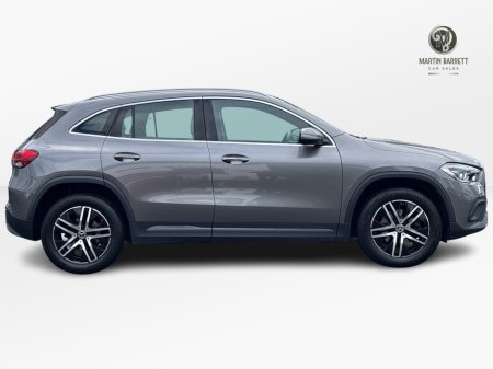 2021 Mercedes-Benz GLA Class 180 D 5DR AUTO €35,950 thumbnail