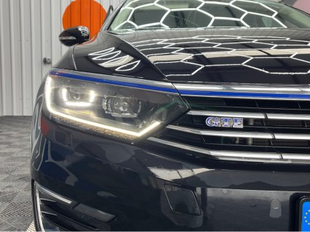 2016 Volkswagen Passat €18950! VW PASSAT GTE Plug in Hybrid - Adaptive Cruise Control - Heated Electric Memory Seats - Reverse Camera - Tailgate €18,950