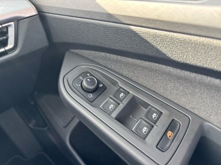 2025 Volkswagen Golf GOLF EDITION 75 2.0 TDI 116HP €31,975 thumbnail