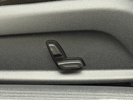 2019 Mercedes-Benz E Class E200 AMG LINE COUPE *PAN ROOF* €35,990 thumbnail