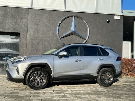 2023 Toyota Rav4 2.5 Hybrid AWD-i Platinum €44,950 thumbnail