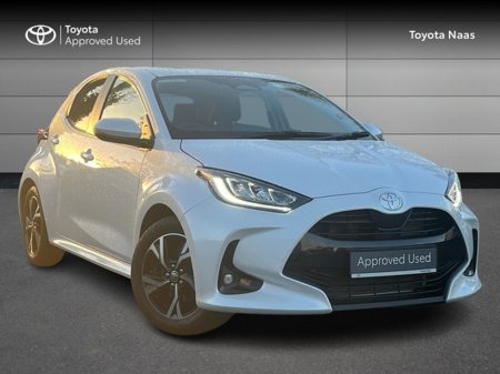 2025 Toyota Yaris YARIS LUNA SPORT €28,888