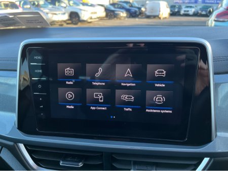 2023 Volkswagen T-Roc AUTOMATIC 2.0 DIESEL //MASSIVE SPEC//FULL LEATHER HEATED SEATS//PANORAMIC GLASS ROOF//LOW MILES// €31,950 thumbnail