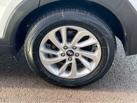 2016 Hyundai Tucson 1.7 CRDI SE NAV BL/DR 5 5DR €13,900 thumbnail