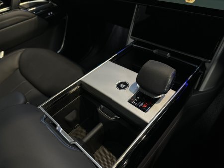 2025 Land Rover Range Rover P460 E-HYBRID HIGH SPEC NEW €149,950 thumbnail