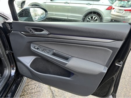 2022 Volkswagen Golf GTI AUTOMATIC 2.0 PETROL //LOW MILES//HEATED SEATS AND STEERING WHEEL//HEAD UP DISPLAY//KEYLESS ENTRY// €39,950 thumbnail