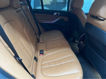 2021 BMW X5 €49950! 2021 BMW X5 xDRIVE45E 3.0 AUTOMATIC / CRUISE CONTROL / 360° PARKING CAMERA / ELECTRIC MEMORY & HEATED SEATS / PANORAMIC SUNROOF / AMBIENT LIGHTS €49,950 thumbnail