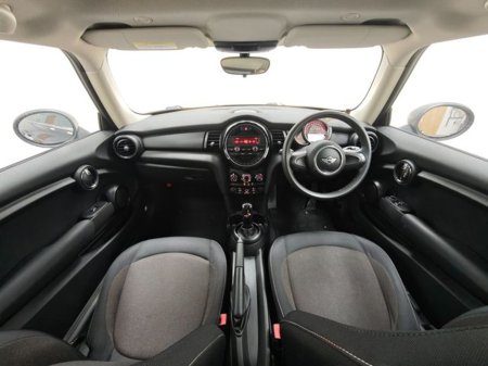 2018 MINI Cooper ONE 1.5 Automatic €16,895