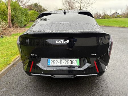 2025 Kia EV4 FASTBACK GT LINE LR, sunroof €49,950