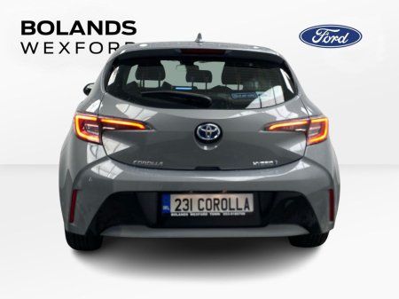 2023 Toyota Corolla Corolla Icon Tech Hev Cvt Icon Tech 122 VVT-h Auto Start/Stop €22,995 thumbnail