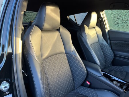 2023 Toyota C-HR SOL HYBRID AUTOMATIC 1.8 PETROL //LOW MILES//HIGH SPEC//HALF LEATHER HEATED SEATS//360 PARKING CAMERAS//KEYLESS ENTRY// €29,950 thumbnail