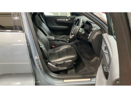 2021 Volvo XC40 (212) R-DESIGN T4 RECHARGE €29,950