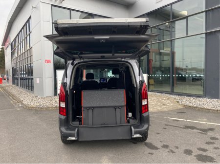 2023 Peugeot Rifter Wheelchair Accessible SWB manual €23,500 thumbnail