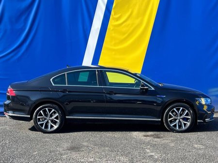 2022 Volkswagen Passat GTE 1.4 HYBRID AUTO // LEATHER HEATED SEATS // APPLE CARPLAY/ANDROID AUTO // MULTIFUNCTIONAL GTE FLAT BOTTOM STEERING WHEEL €26,900