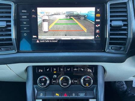 2022 Skoda Kodiaq STYLE 7-SEATER 2.0 TD AUTO // LEATHER HEATED SEATS // APPLE CARPLAY/ANDROID AUTO // BACKSEAT CLIMATE CONTROL €29,950 thumbnail