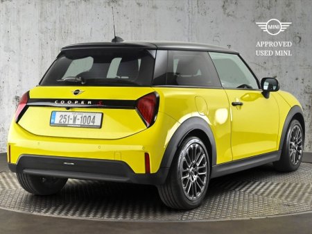 2025 MINI Hatch Cooper S 3 Door €36,900 thumbnail