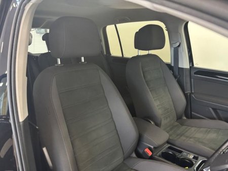 2020 Volkswagen Touran 2.0 TDI 150HP DSG Highline €22,850 thumbnail