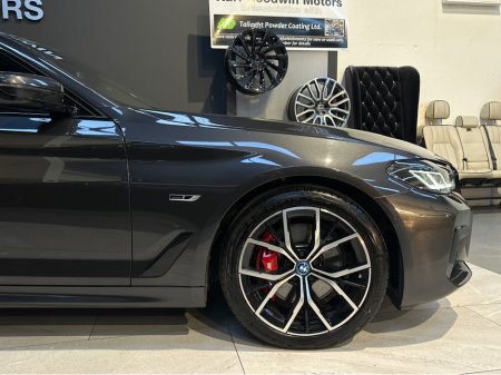 2023 BMW 5 Series 530E M SPORT TOURING AUTO €39,950 thumbnail