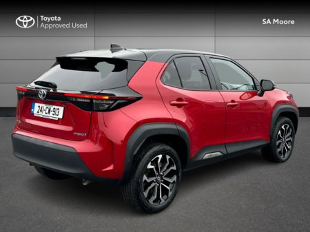 2024 Toyota Yaris Cross LUNA SPORT €31,750