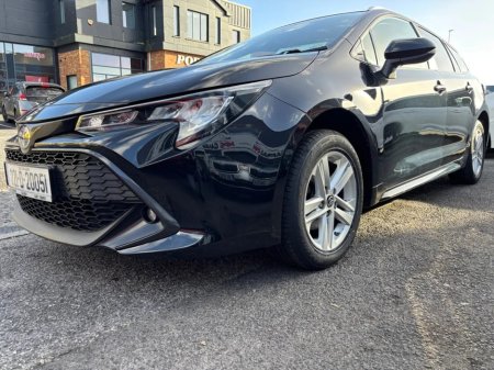 2022 Toyota Corolla 1.8 Hybrid Luna Saloon €21,000