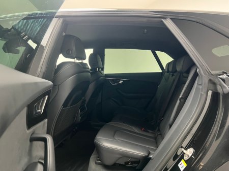 2023 Audi Q8 55 TFSI E S LINE BLACK ED 381HP QUATTRO €75,990 thumbnail