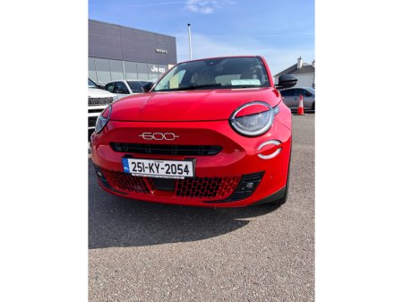 2025 Fiat 600 La Prima 1.2 100hp Hybrid Auto eDCT 6 €33,950