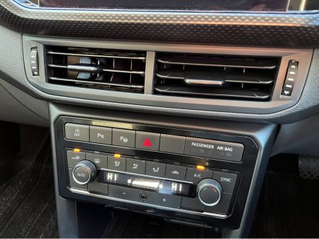 2020 Volkswagen T-Cross 1ST AUTOMATIC 1.0 PETROL //KEYLESS ENTRY//REVERSE CAMERA//BLIND SPOT WARNING// €19,950 thumbnail