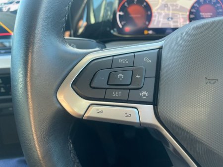 2024 Volkswagen Golf 2.0 TDI 115HP Life €28,975 thumbnail