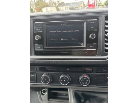 2022 Volkswagen Crafter T 30 MWB 140HP MANUAL 6SPEED FWD 5DR €25,950 thumbnail